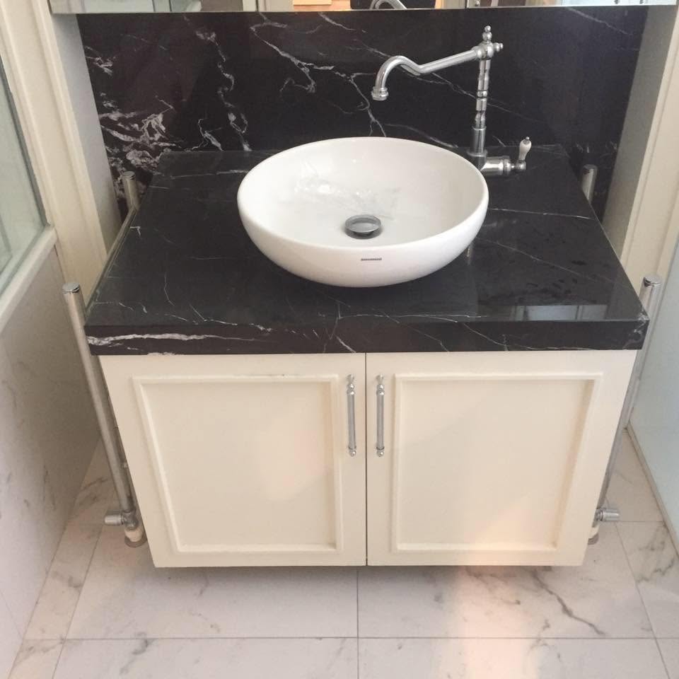 Banyo lavabosu ve dolap bağlantı alanı