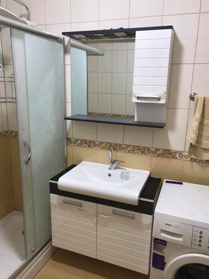 Lavabo ve alt dolabın erişim alanı
